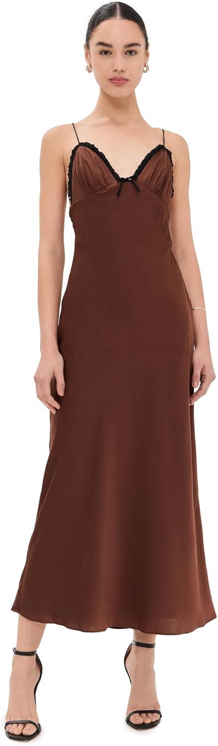 Exploring the Style and Fit of NIA Women’s Camille Dress
