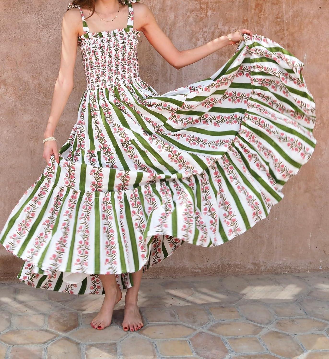 ROAONOCOMO Tie Shoulder Graphic Boho Maxi Dress you'll pack