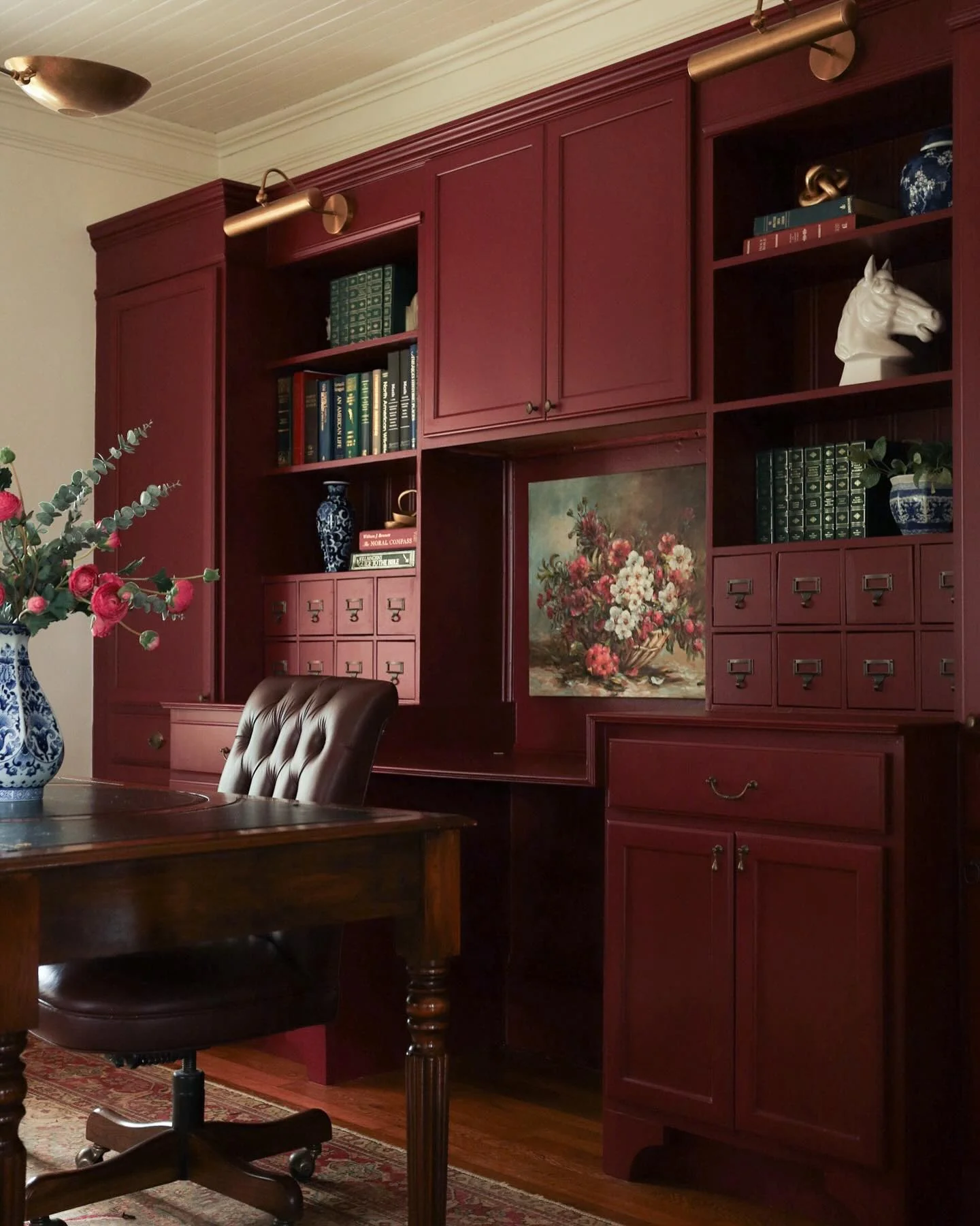 Luxurious Burgundy Ambiance (Paint Colors for Office Ideas)