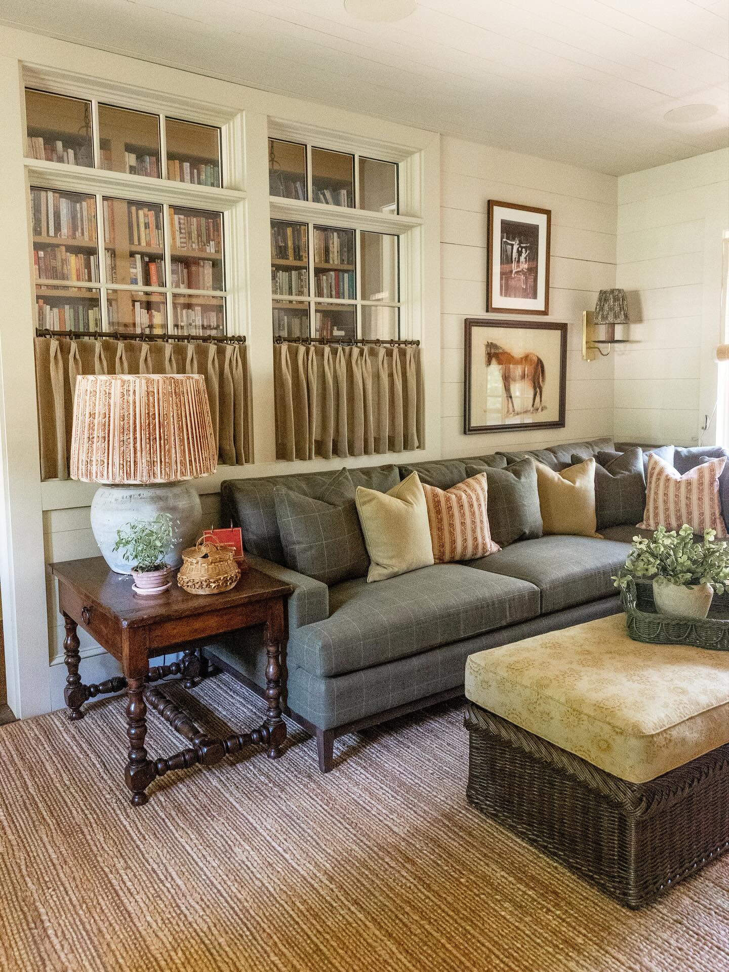Warm and Inviting Cottage-Style Library Lounge