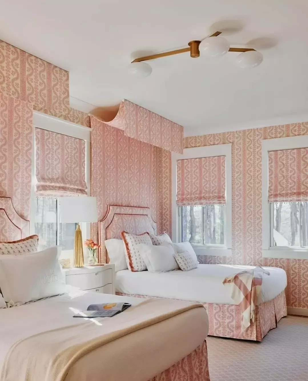 15. Harmonious Pink Patterns with Warm Accents (Wallpaper Ideas for Bedroom)