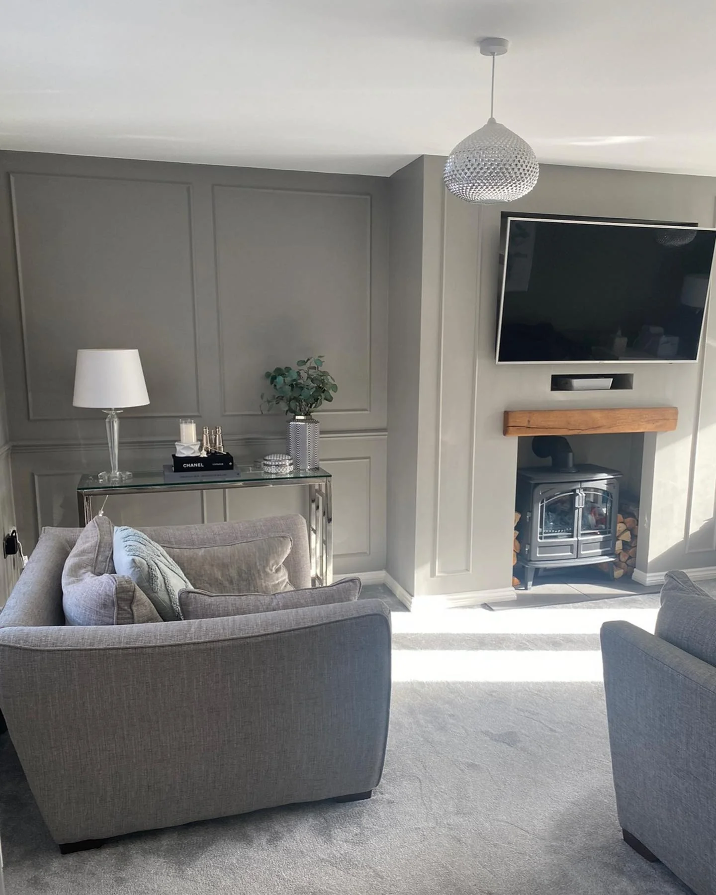 Distinctive Grey Room Featuring Patterned Wall Accents (Grey Living Room Ideas)