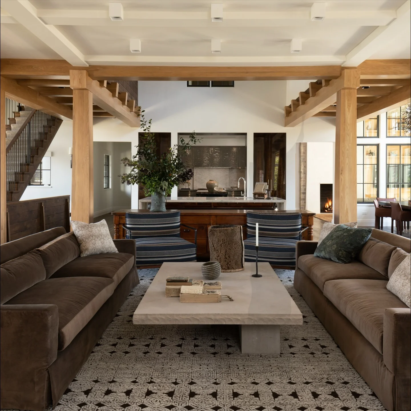 Cozy Lodge Vibes with Contemporary Touches (Kitchen and Living Room Ideas)