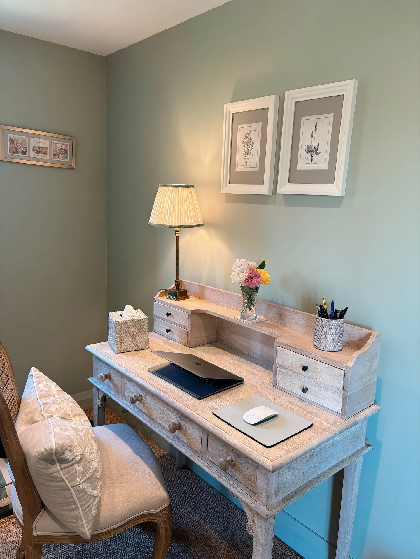 Timeless Cottage-Inspired Desk Setup