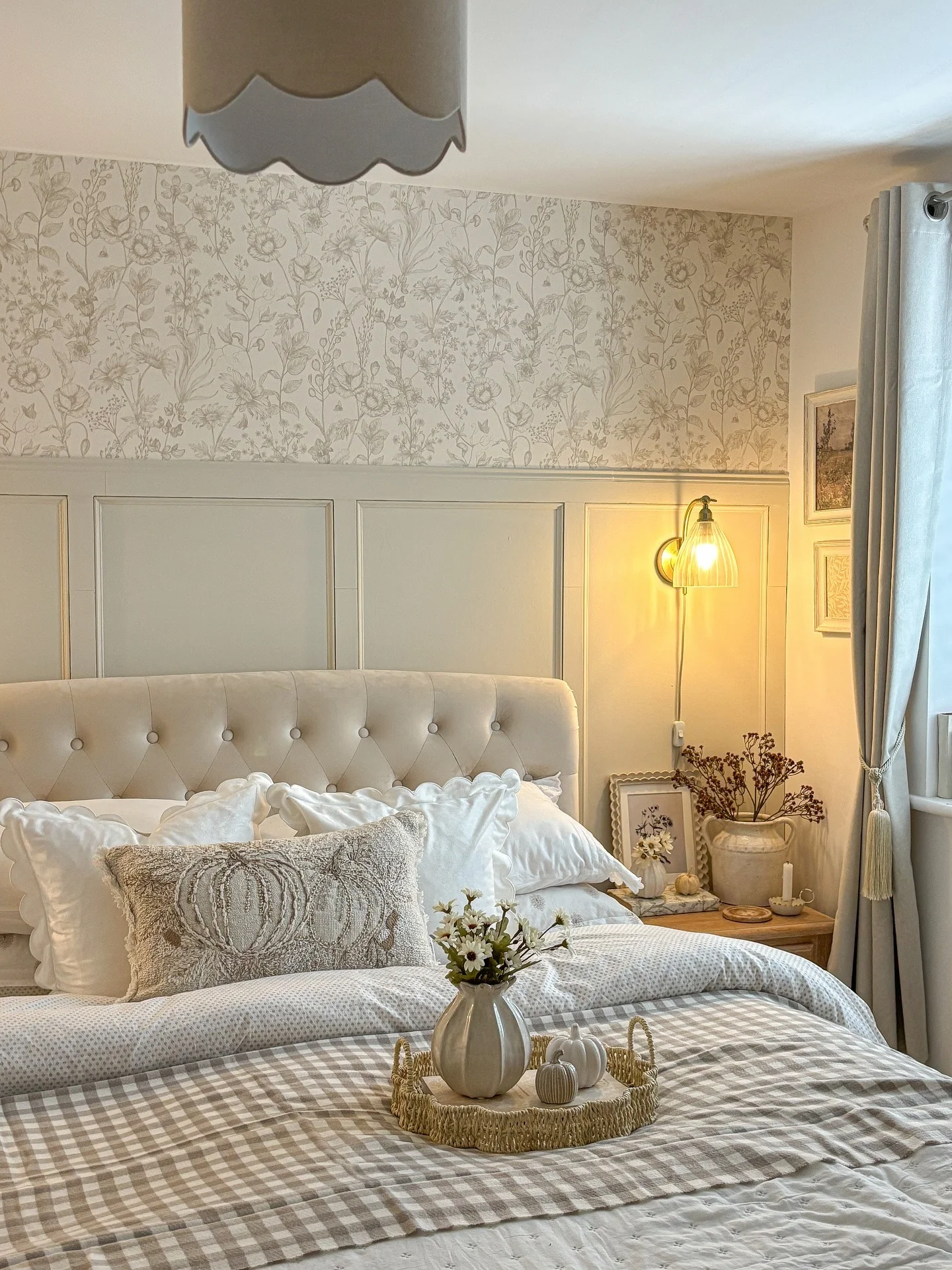 9. Subtle Floral Neutrals (Wallpaper Ideas for Bedroom)