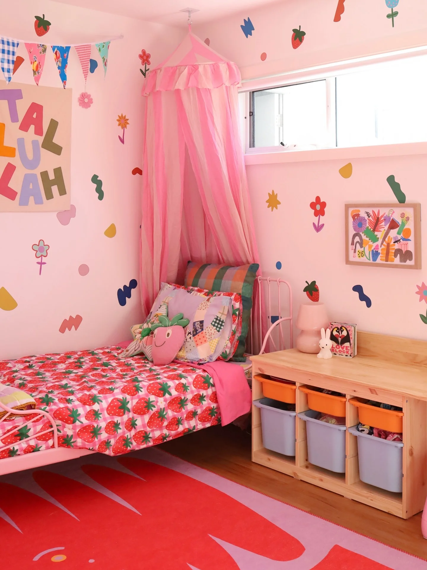 Vibrant Berry-Themed Fun (Small Bedroom Ideas)