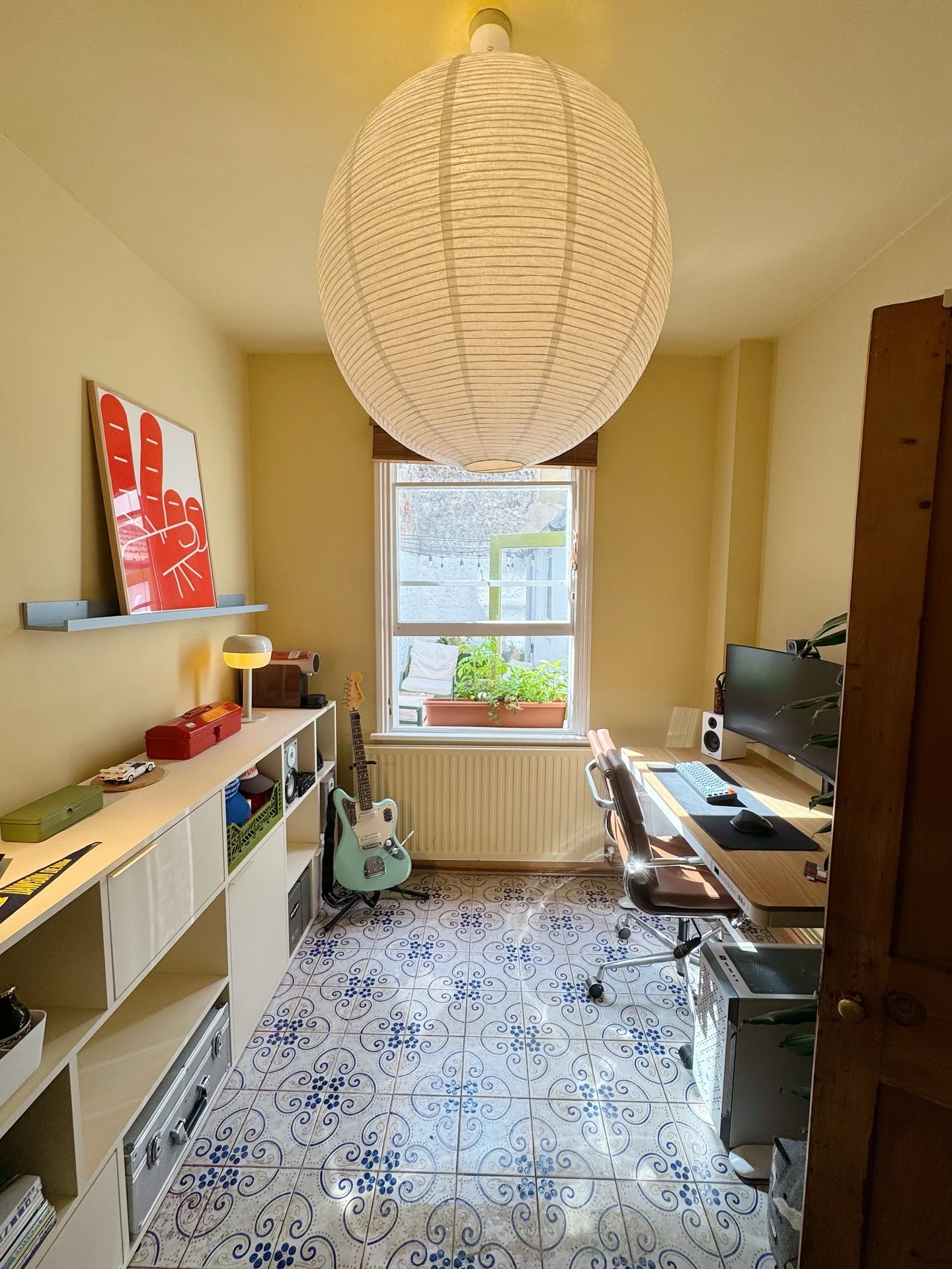 Soft Yellow Workspace Creative Details