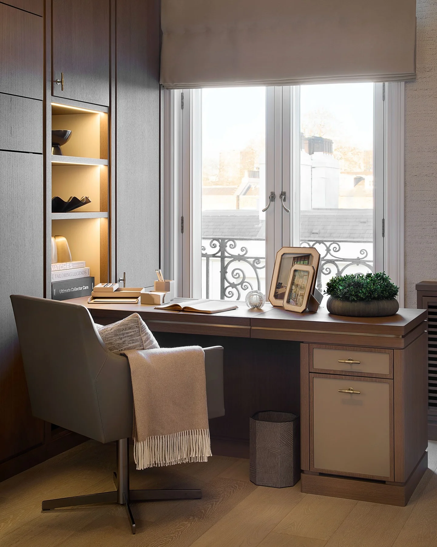 Elegant Urban View Workspace (Minimal Office Ideas)