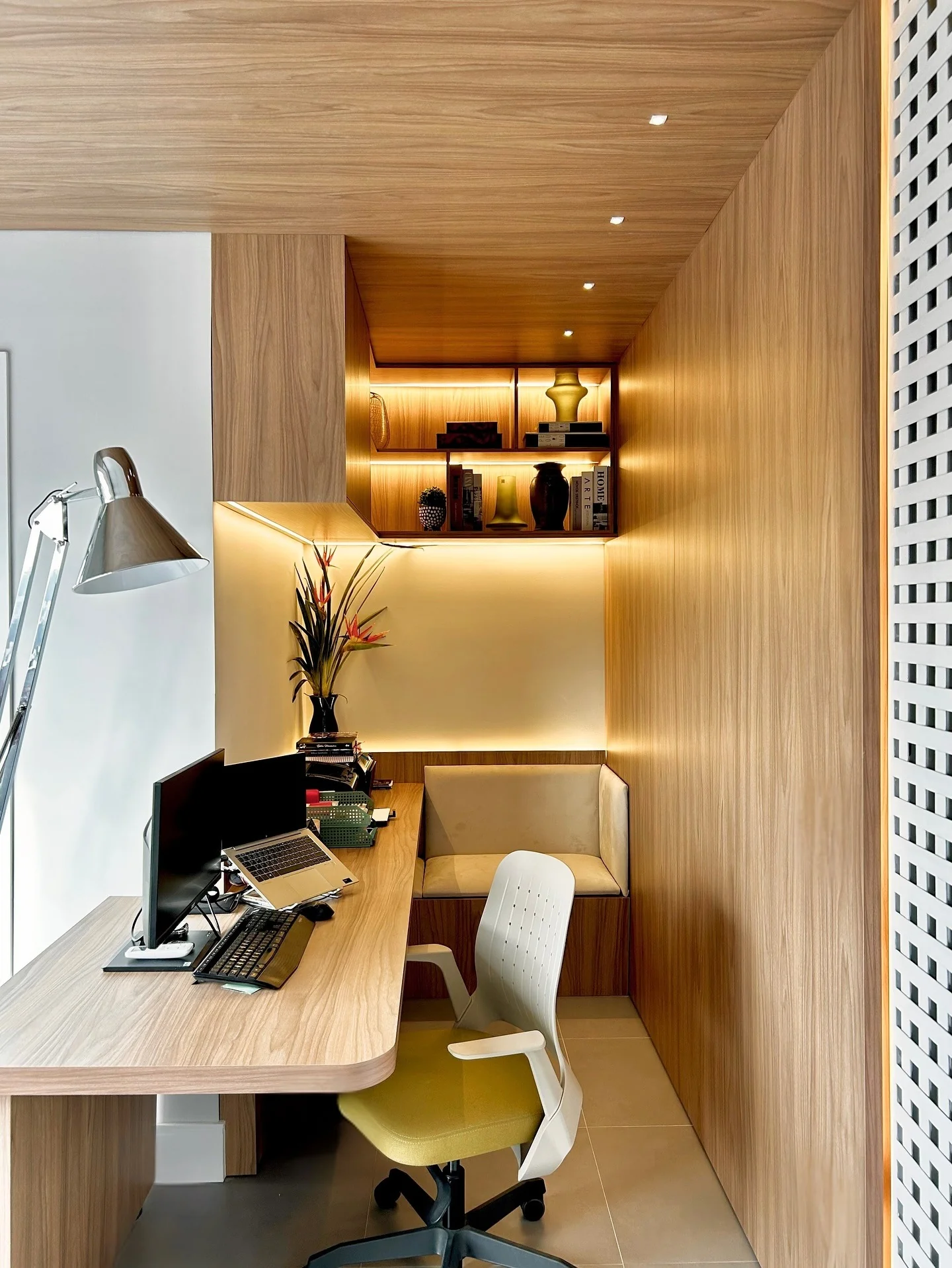 Modern Warm-Toned Workstation (Minimal Office Ideas)