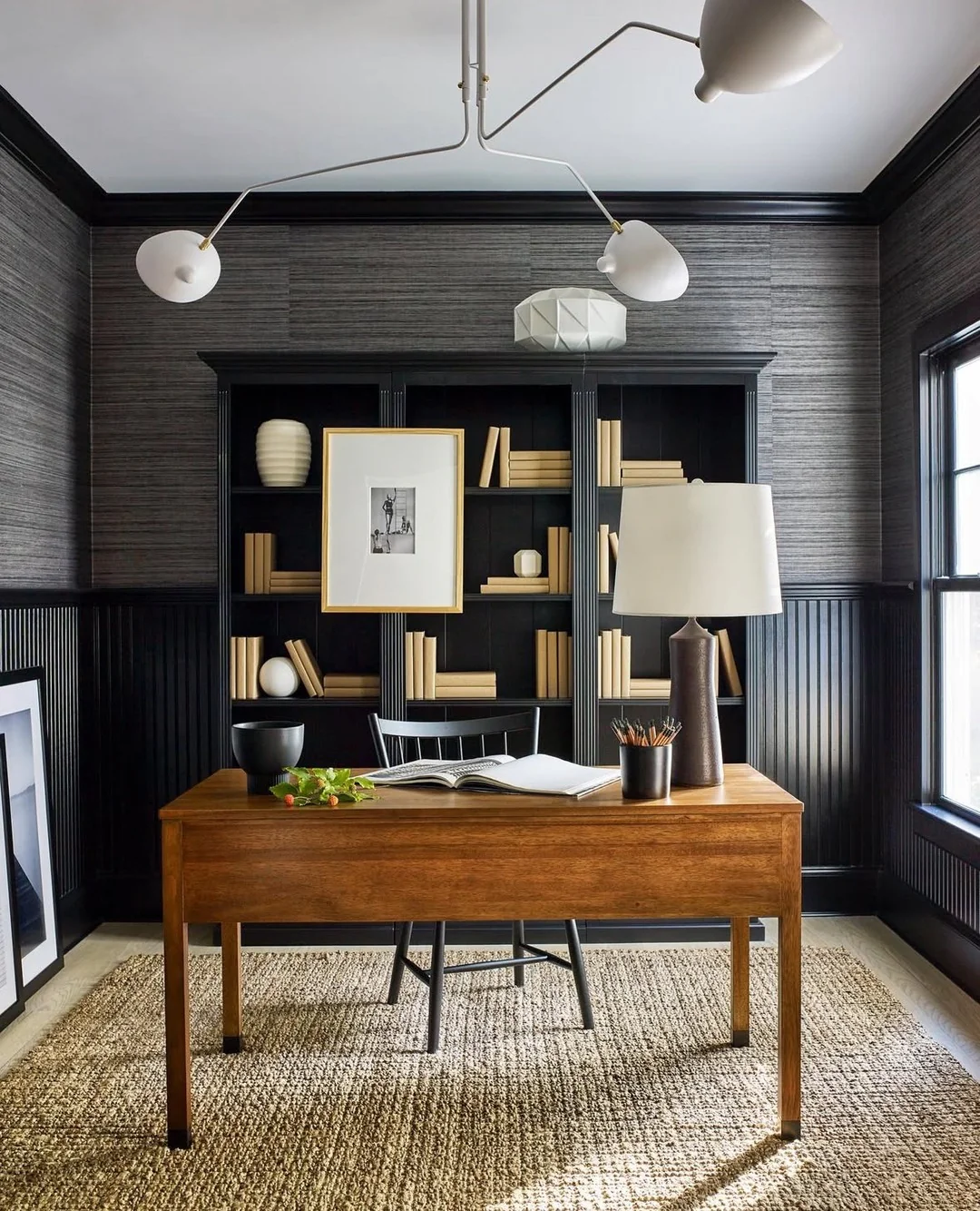 Striking Contrast Study Room (Minimal Office Ideas)