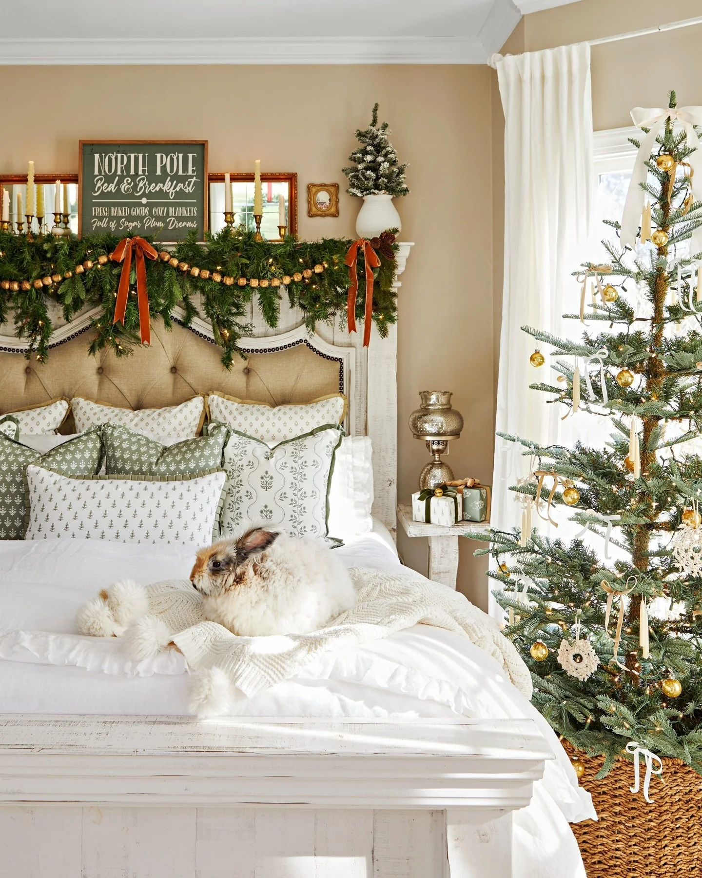 Classic Green and Gold with Cottage Accents (Christmas Bedroom Ideas)