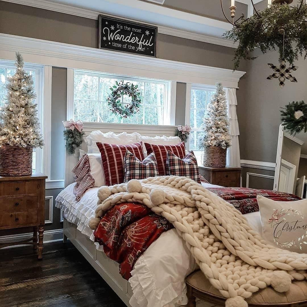 Classic Tartan with Frosted Accents (Christmas Bedroom Ideas)