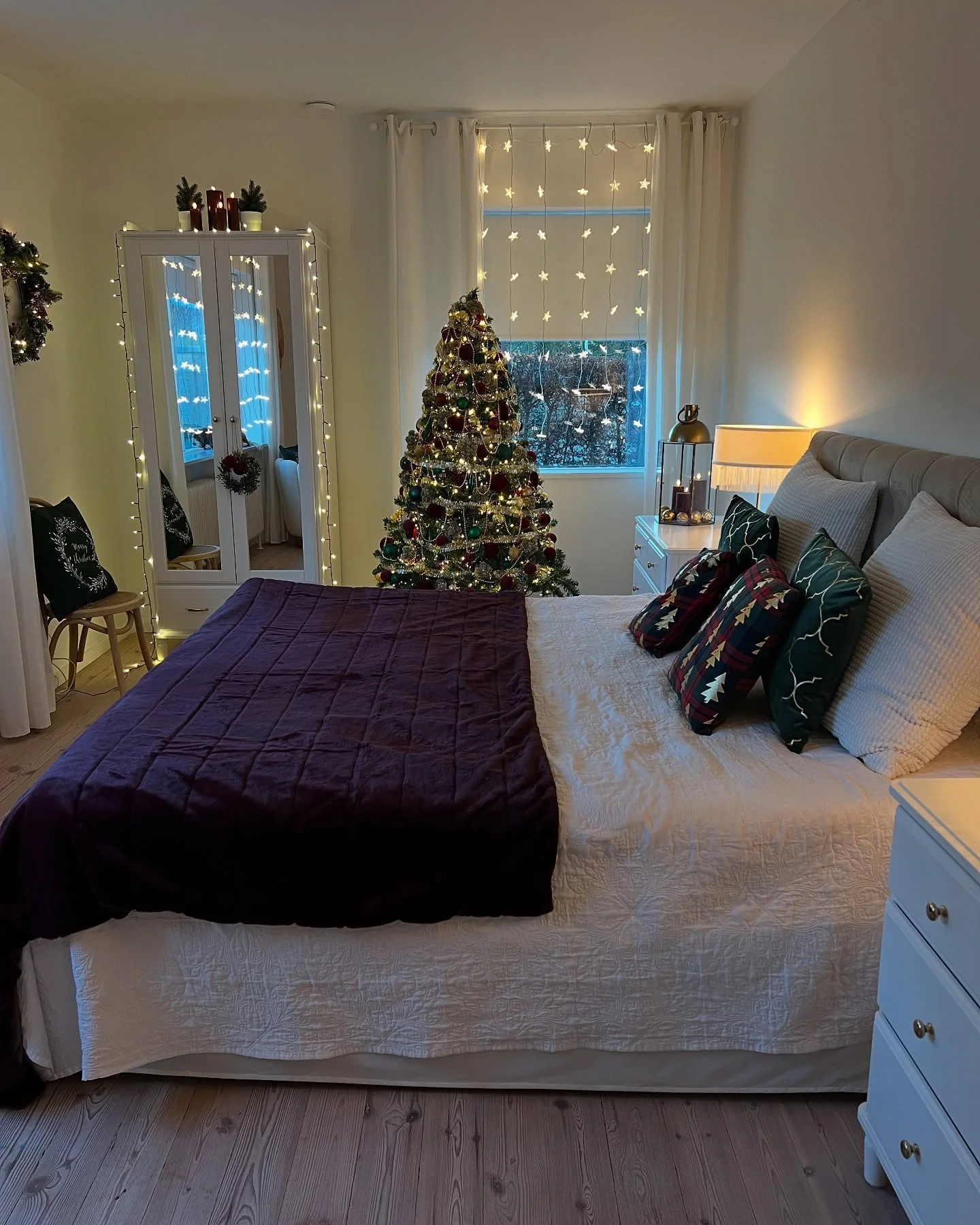 Forest Green and Plum Layers with Twinkling Lights (Christmas Bedroom Ideas)