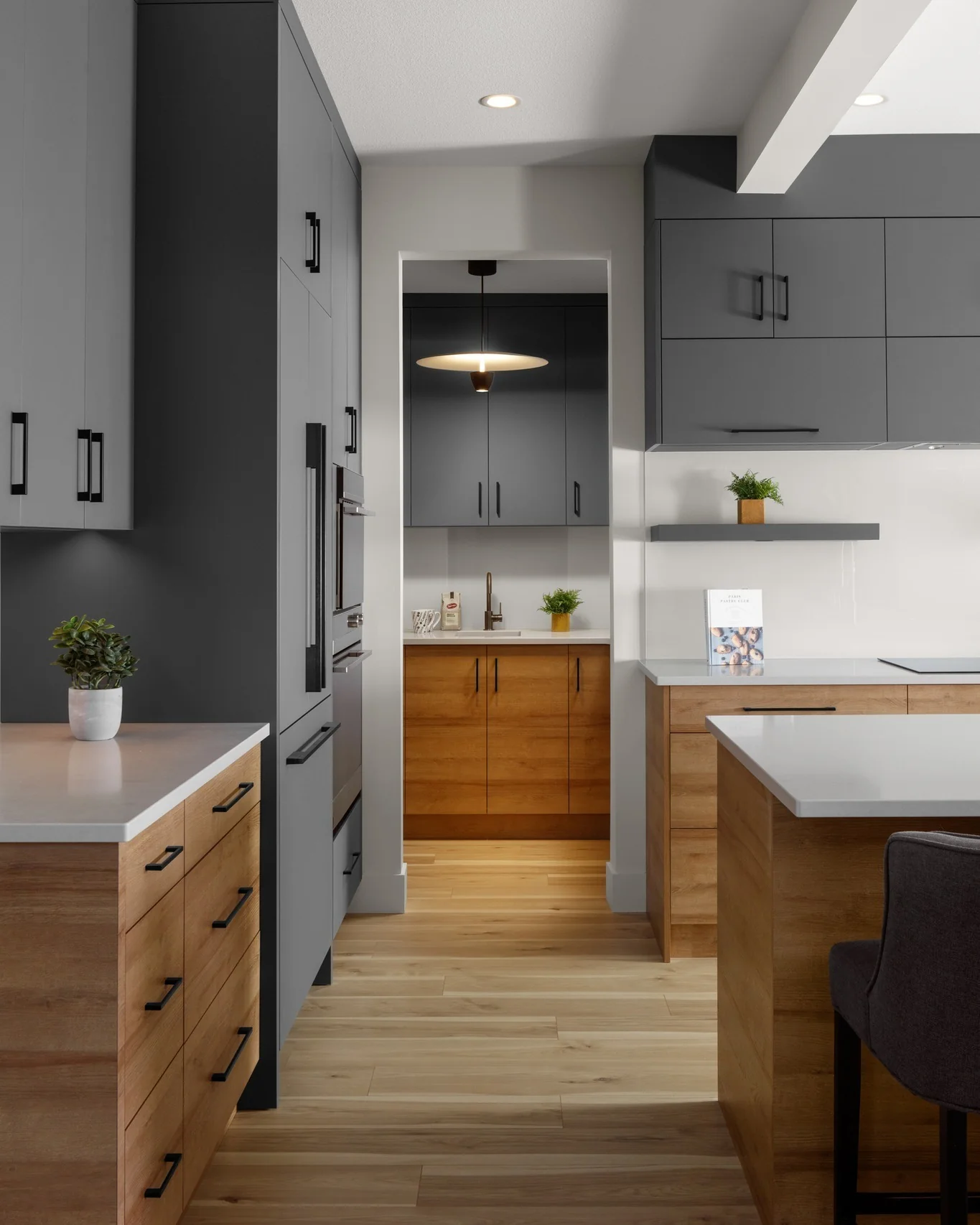 Charcoal and Honeywood Kitchen with Warm Minimalist Design