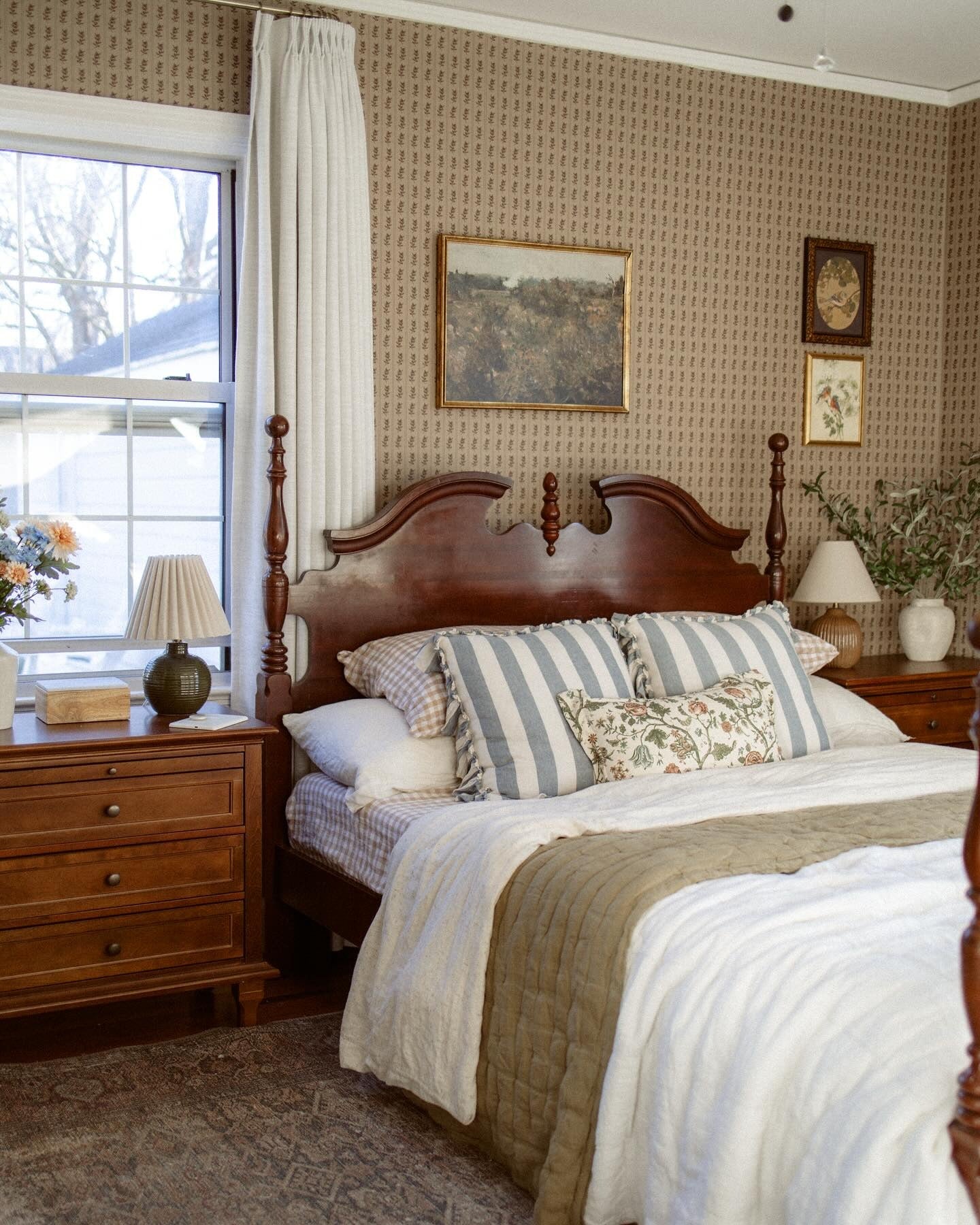 Heritage Brown with Soft Blue Touches (Earth Tones Bedroom Ideas)