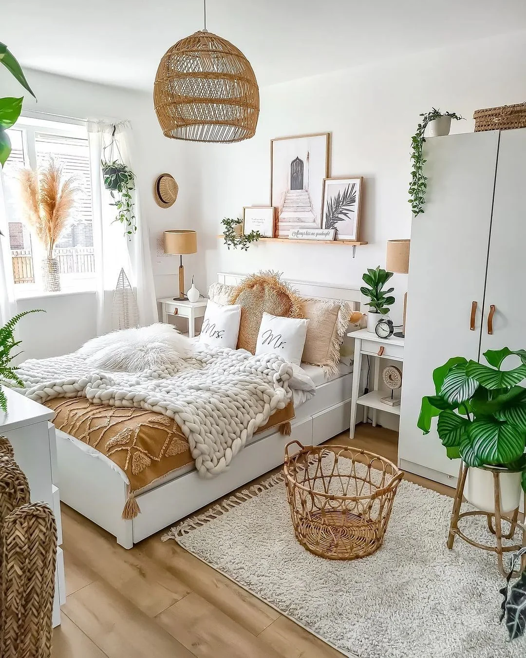 Bright Boho with Butterscotch and White (Earth Tones Bedroom Ideas)