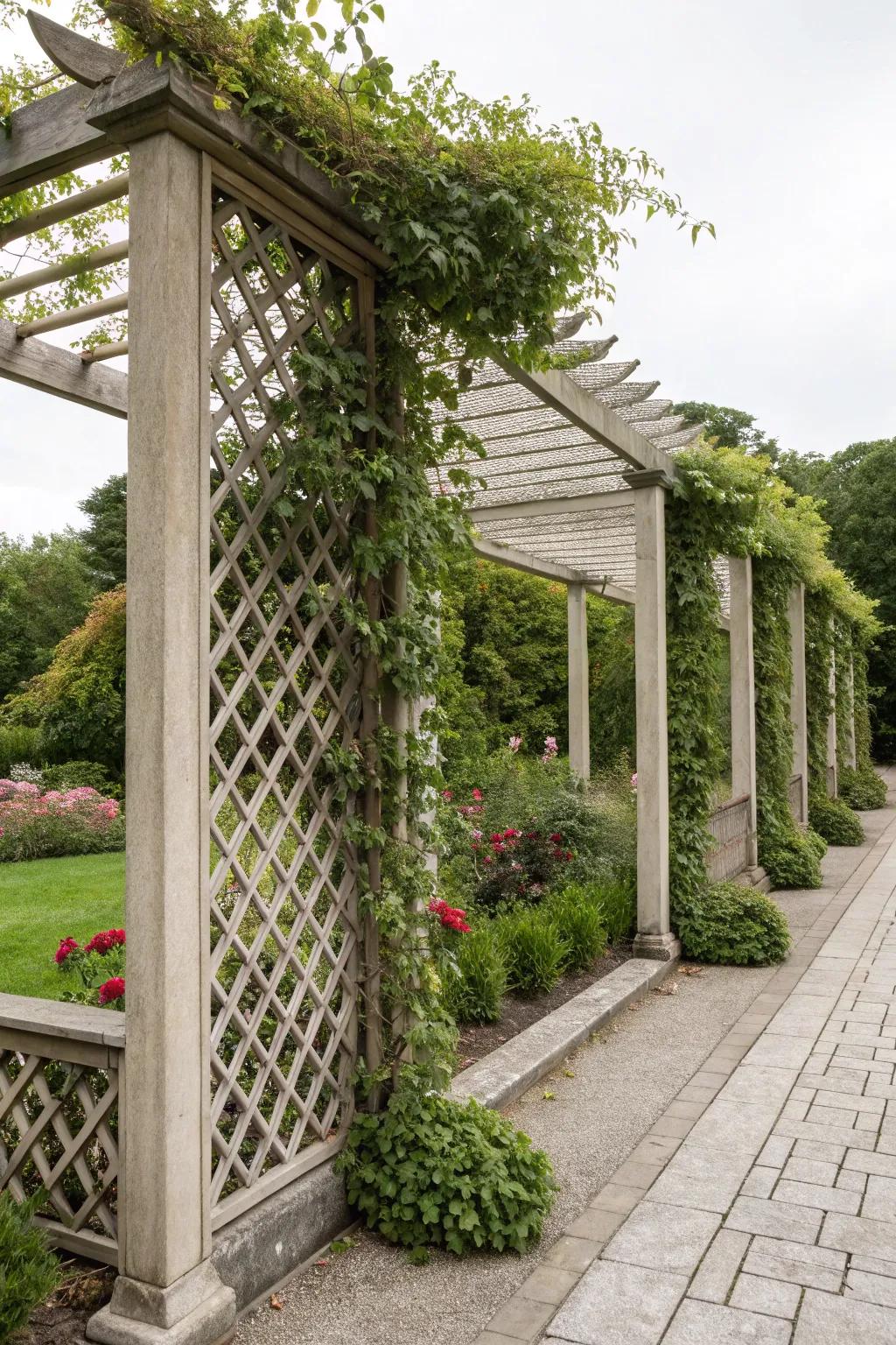 Lattice walls deliver a timeless elegance while embracing a touch of nature.