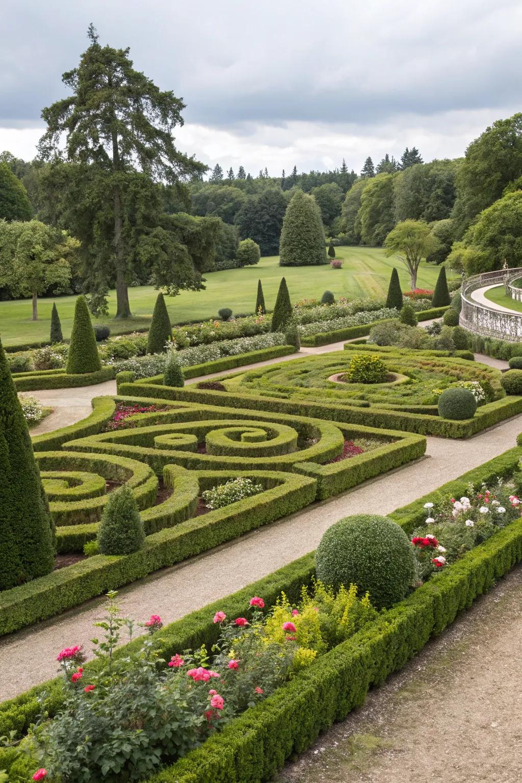 A beautifully structured garden with an evergreen patterned garden.